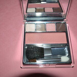 New CLINIQUE by Milly Pretty in Prints Compact Makeup Palette 0.29 Oz